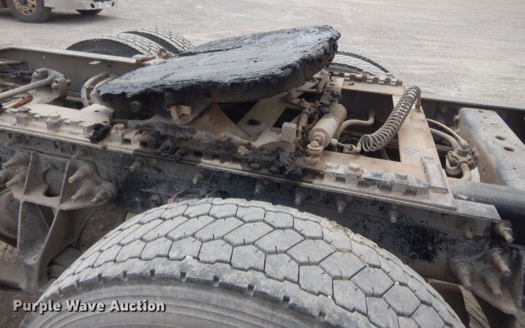 image for item IN9521 2011 International ProStar  semi truck