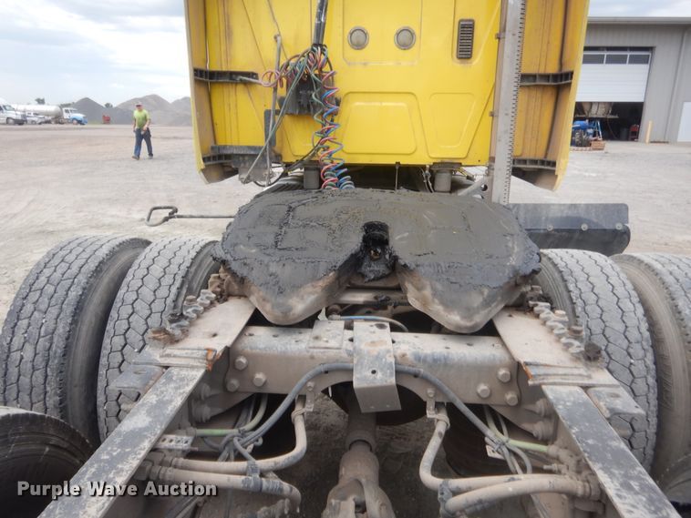 image for item IN9521 2011 International ProStar  semi truck