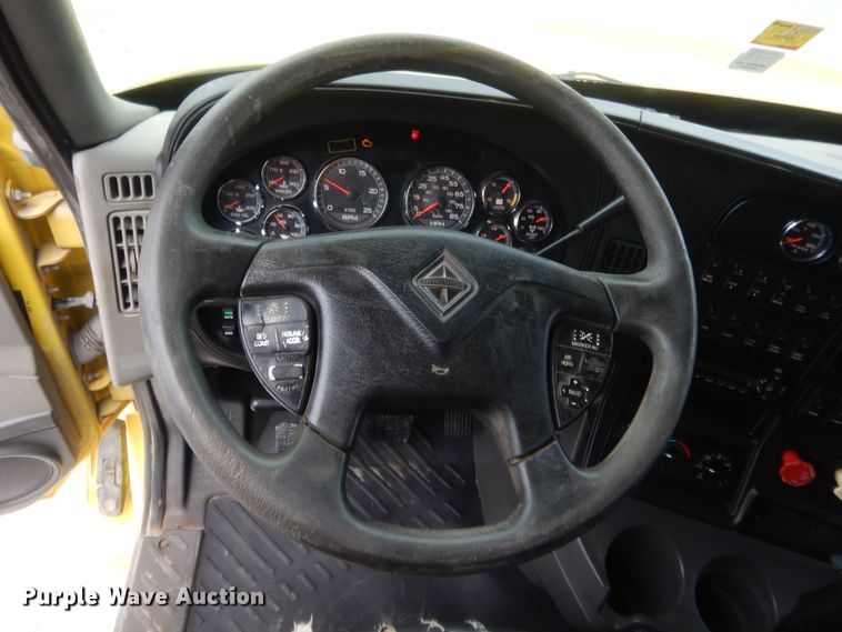 image for item IN9521 2011 International ProStar  semi truck