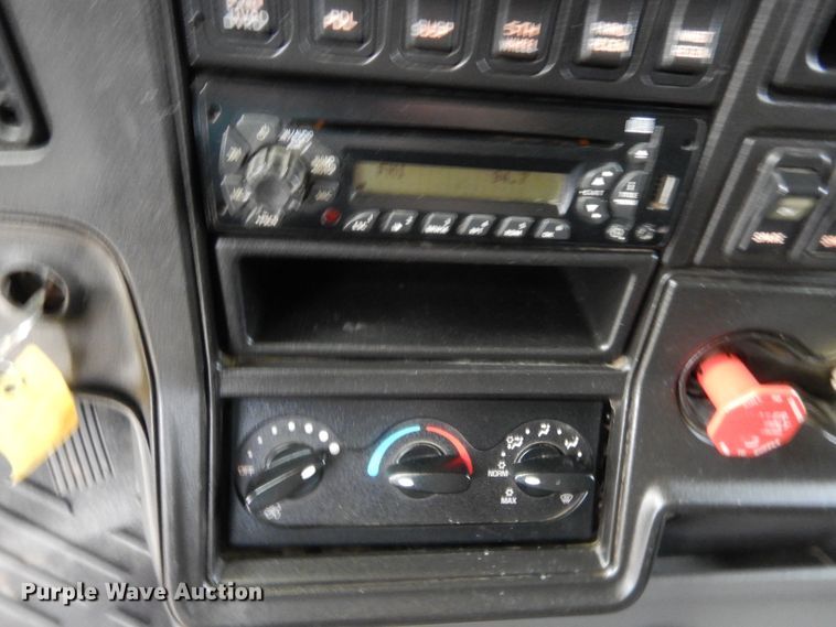 image for item IN9521 2011 International ProStar  semi truck