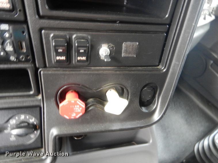 image for item IN9521 2011 International ProStar  semi truck