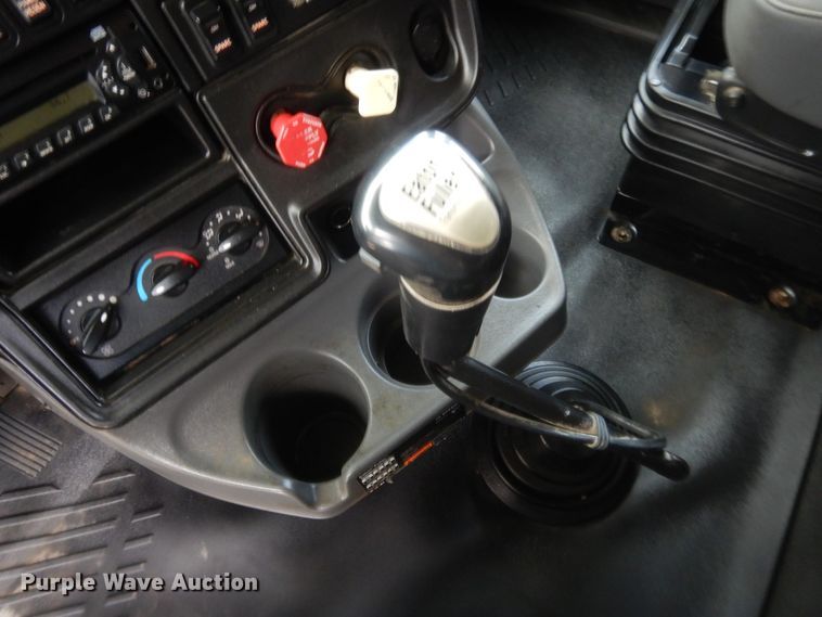 image for item IN9521 2011 International ProStar  semi truck