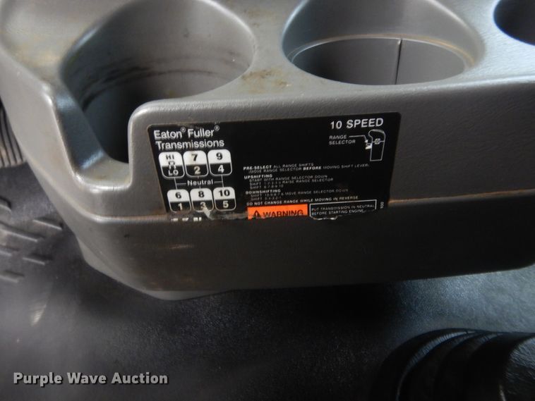 image for item IN9521 2011 International ProStar  semi truck