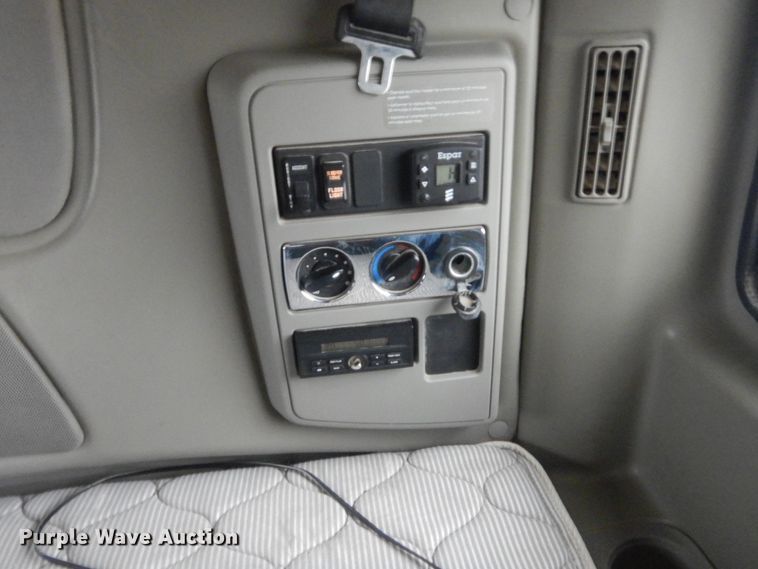 image for item IN9521 2011 International ProStar  semi truck