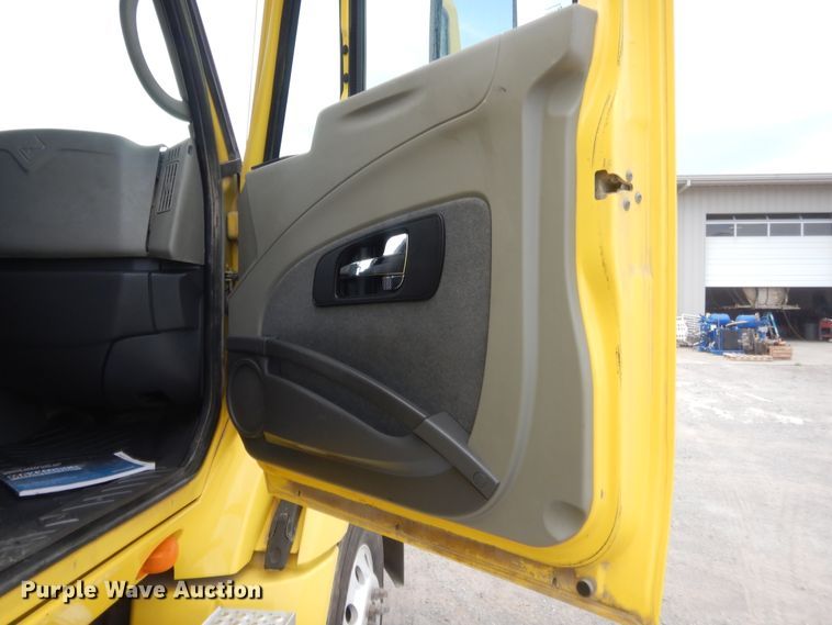 image for item IN9521 2011 International ProStar  semi truck