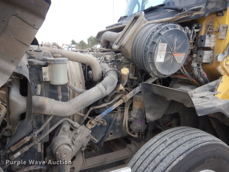 image for item IN9521 2011 International ProStar  semi truck