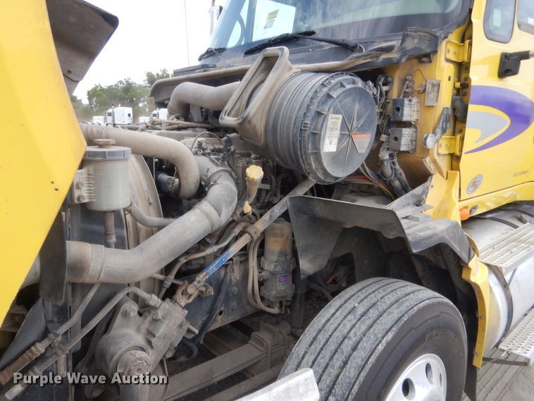 image for item IN9521 2011 International ProStar  semi truck