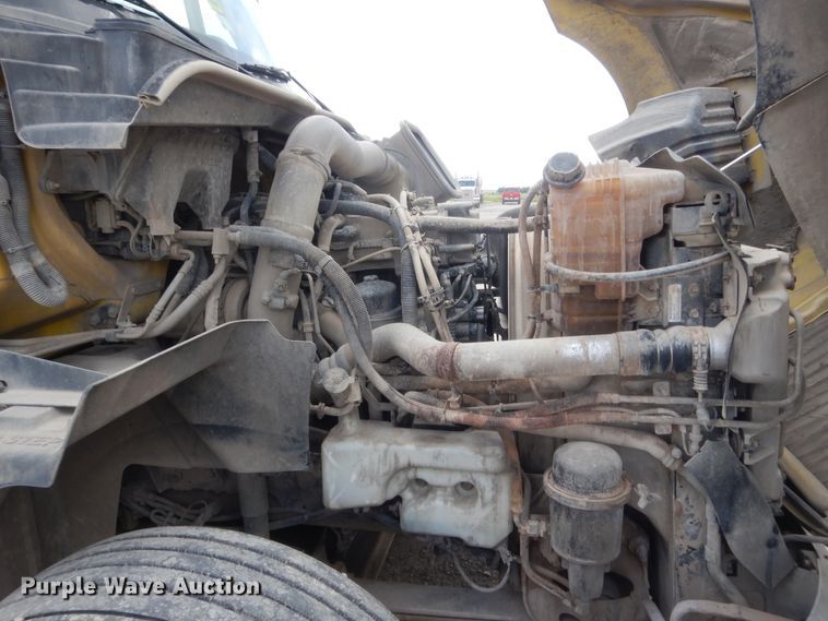 image for item IN9521 2011 International ProStar  semi truck