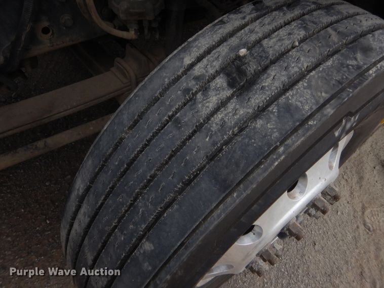 image for item IN9521 2011 International ProStar  semi truck