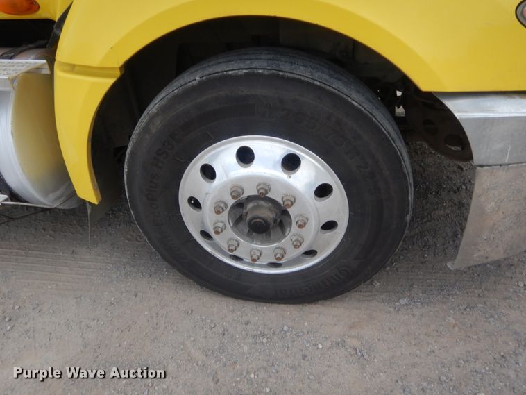 image for item IN9521 2011 International ProStar  semi truck