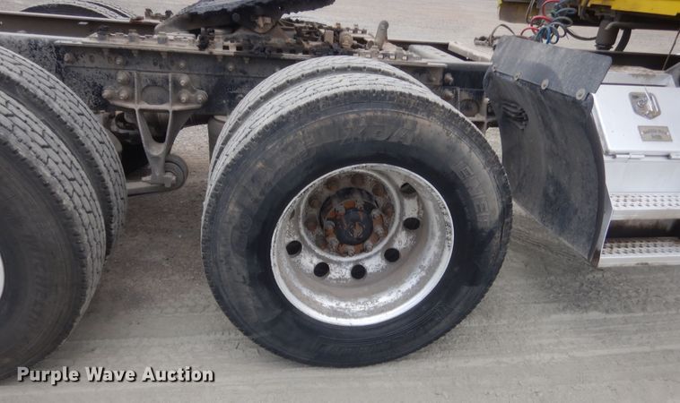 image for item IN9521 2011 International ProStar  semi truck