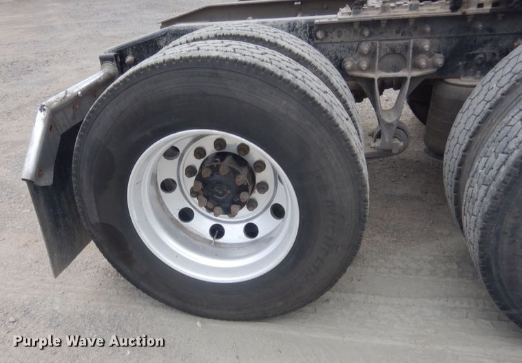 image for item IN9521 2011 International ProStar  semi truck