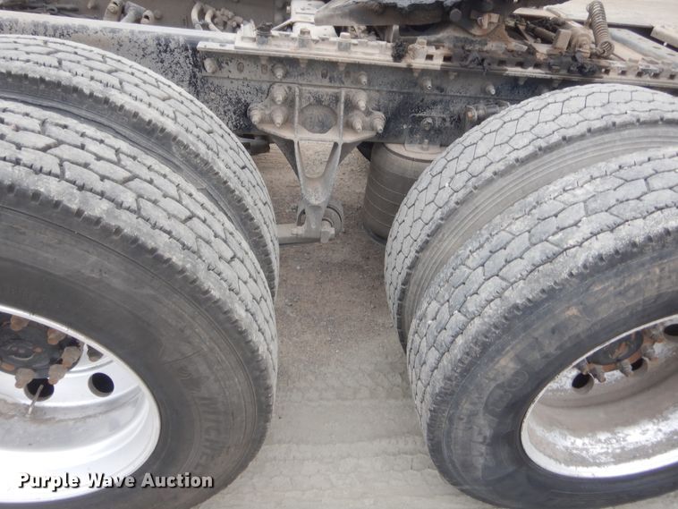 image for item IN9521 2011 International ProStar  semi truck