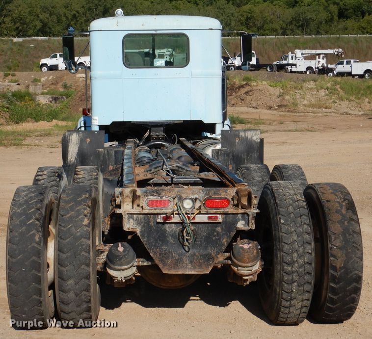 image for item IN9974 1992 Western Star 4864F  truck cab and chassis
