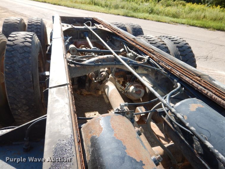 image for item IN9974 1992 Western Star 4864F  truck cab and chassis