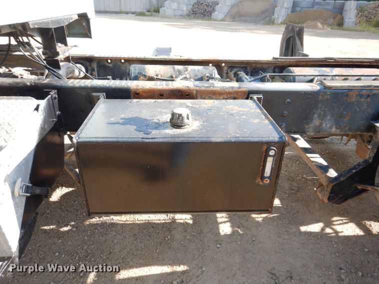 image for item IN9974 1992 Western Star 4864F  truck cab and chassis