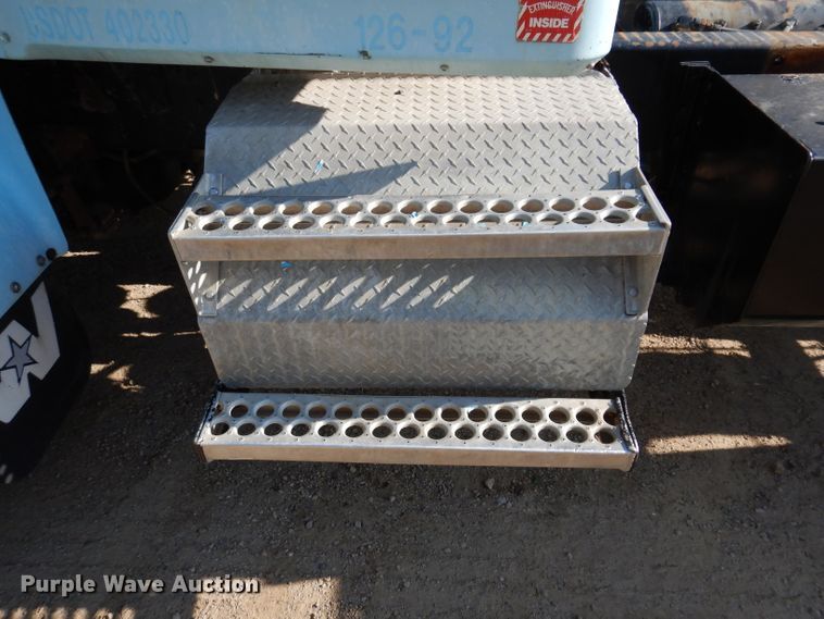 image for item IN9974 1992 Western Star 4864F  truck cab and chassis