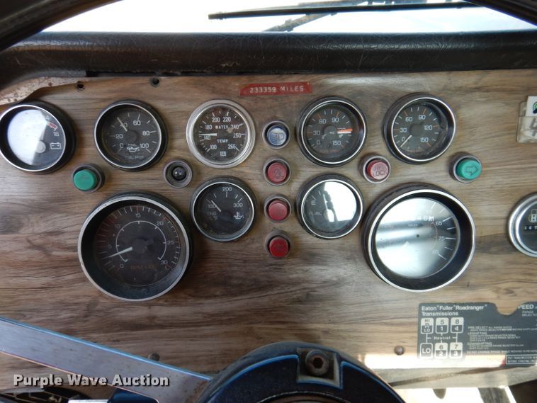 image for item IN9974 1992 Western Star 4864F  truck cab and chassis