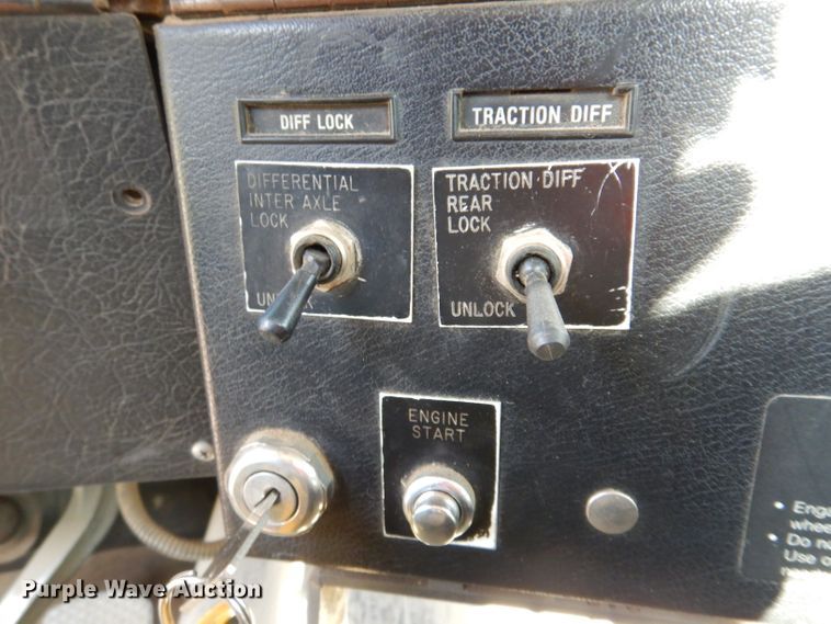 image for item IN9974 1992 Western Star 4864F  truck cab and chassis