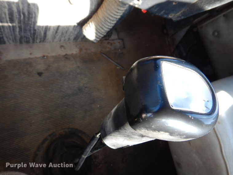 image for item IN9974 1992 Western Star 4864F  truck cab and chassis