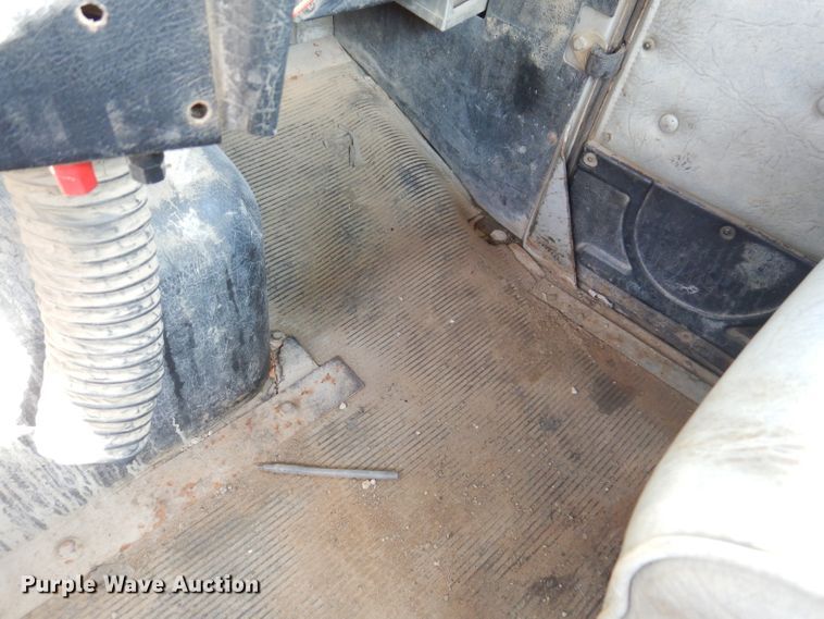 image for item IN9974 1992 Western Star 4864F  truck cab and chassis