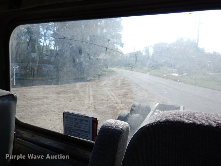 image for item IN9974 1992 Western Star 4864F  truck cab and chassis