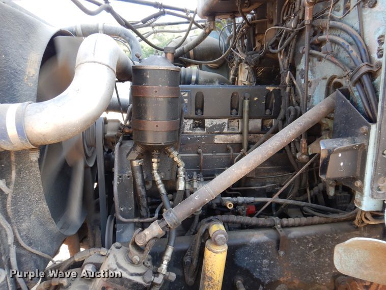 image for item IN9974 1992 Western Star 4864F  truck cab and chassis