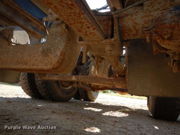 image for item IN9974 1992 Western Star 4864F  truck cab and chassis