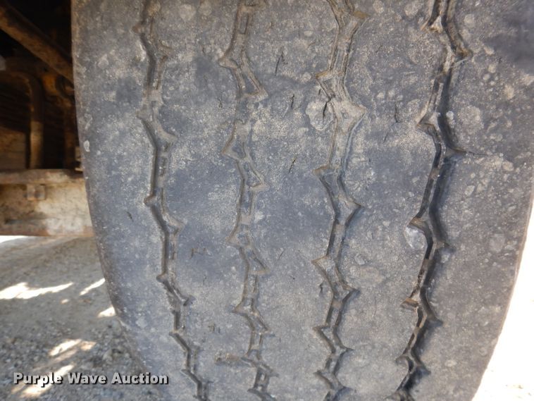 image for item IN9974 1992 Western Star 4864F  truck cab and chassis