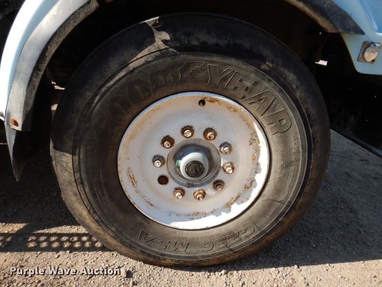 image for item IN9974 1992 Western Star 4864F  truck cab and chassis