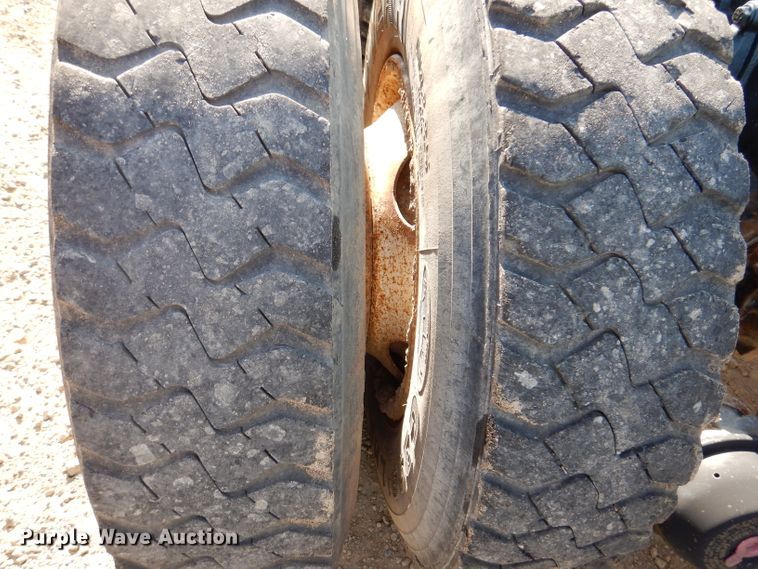 image for item IN9974 1992 Western Star 4864F  truck cab and chassis