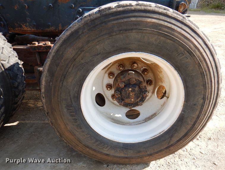 image for item IN9974 1992 Western Star 4864F  truck cab and chassis