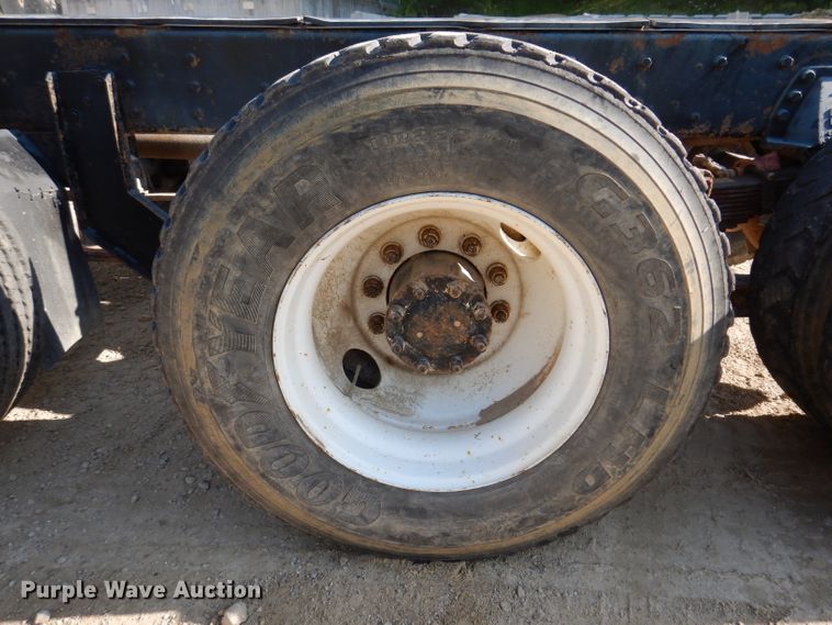 image for item IN9974 1992 Western Star 4864F  truck cab and chassis