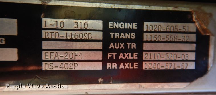 image for item IN9974 1992 Western Star 4864F  truck cab and chassis