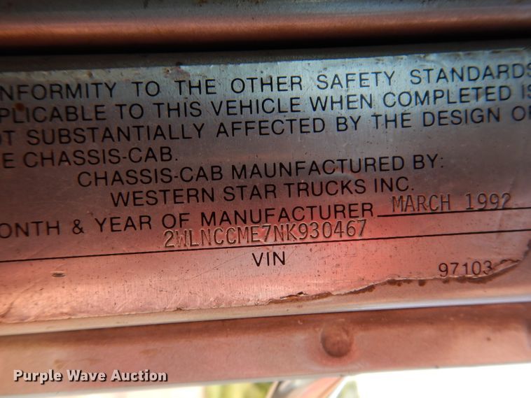 image for item IN9974 1992 Western Star 4864F  truck cab and chassis
