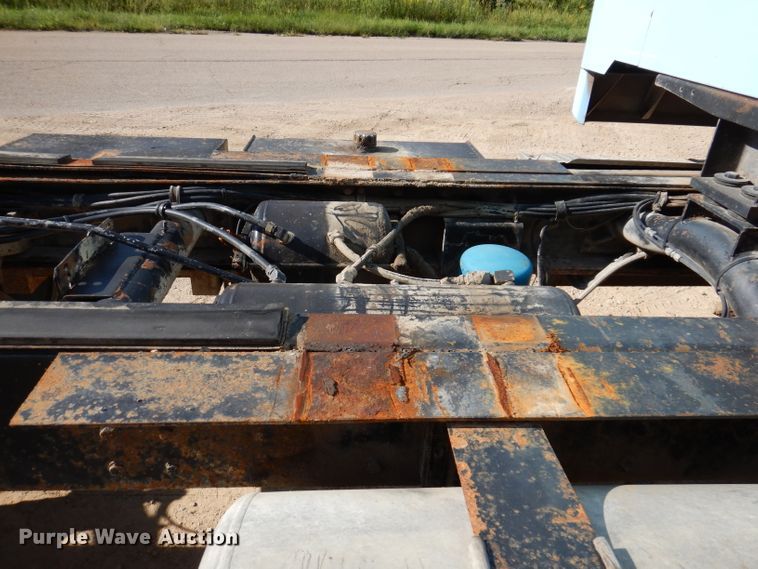 image for item IN9975 1992 Western Star 4864F  truck cab and chassis