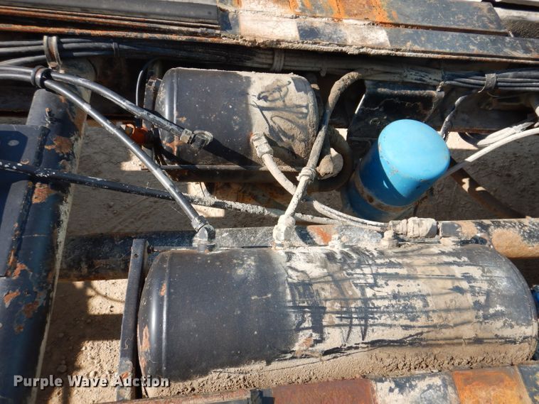 image for item IN9975 1992 Western Star 4864F  truck cab and chassis