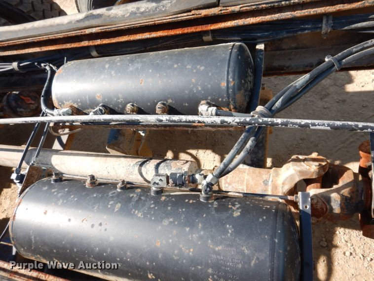 image for item IN9975 1992 Western Star 4864F  truck cab and chassis