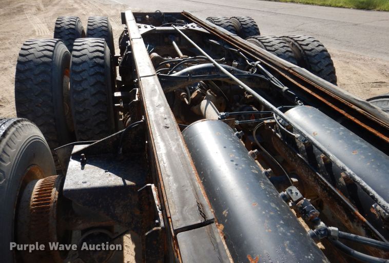 image for item IN9975 1992 Western Star 4864F  truck cab and chassis