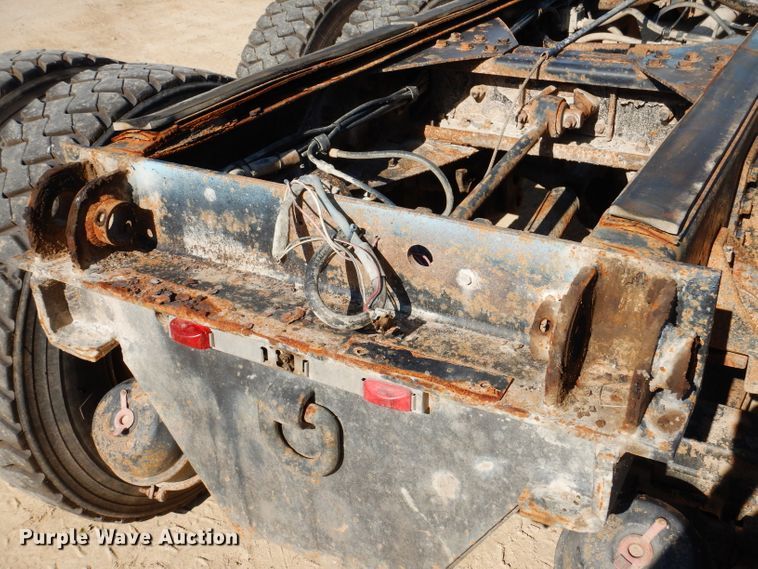 image for item IN9975 1992 Western Star 4864F  truck cab and chassis