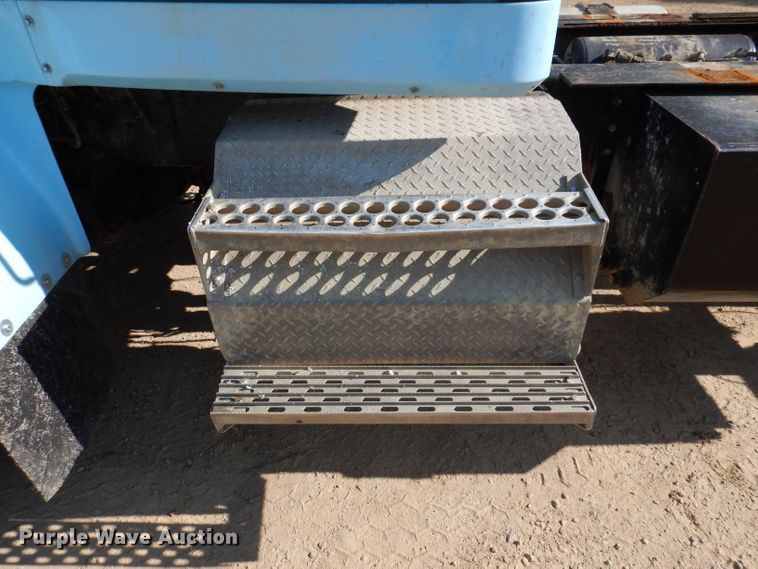 image for item IN9975 1992 Western Star 4864F  truck cab and chassis