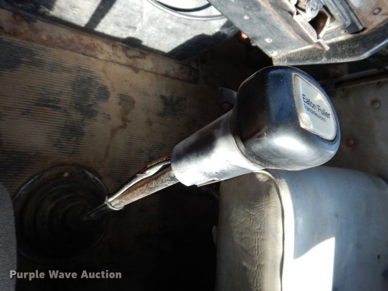 image for item IN9975 1992 Western Star 4864F  truck cab and chassis