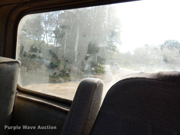 image for item IN9975 1992 Western Star 4864F  truck cab and chassis