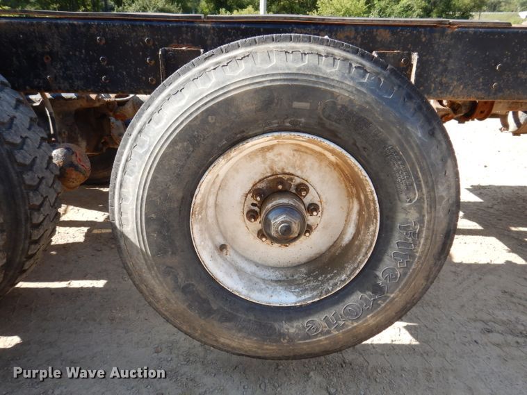 image for item IN9975 1992 Western Star 4864F  truck cab and chassis