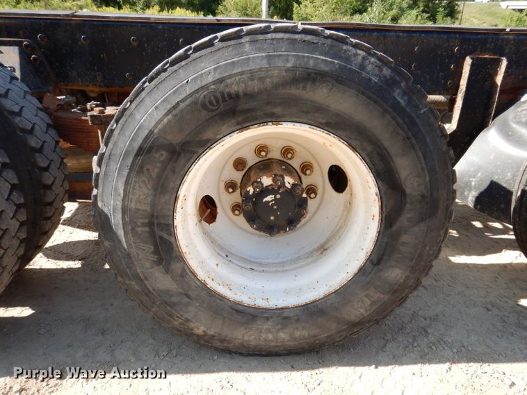 image for item IN9975 1992 Western Star 4864F  truck cab and chassis