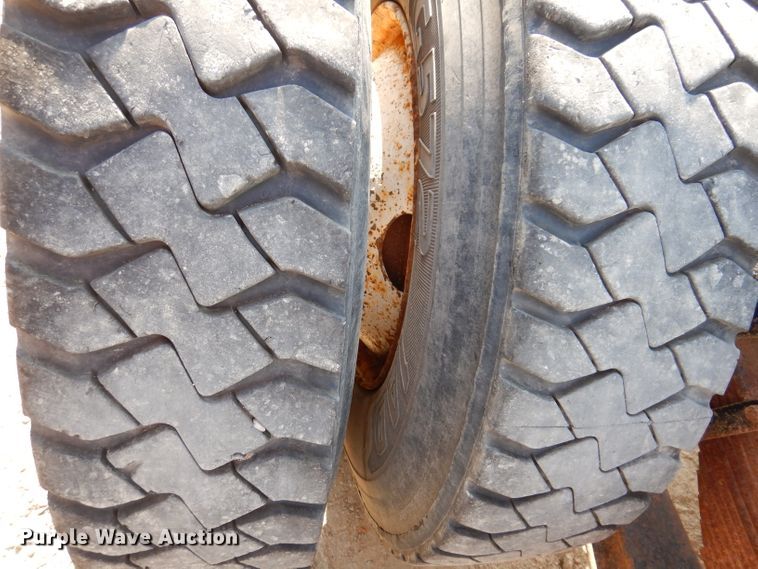 image for item IN9975 1992 Western Star 4864F  truck cab and chassis