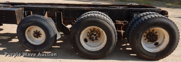 image for item IN9975 1992 Western Star 4864F  truck cab and chassis