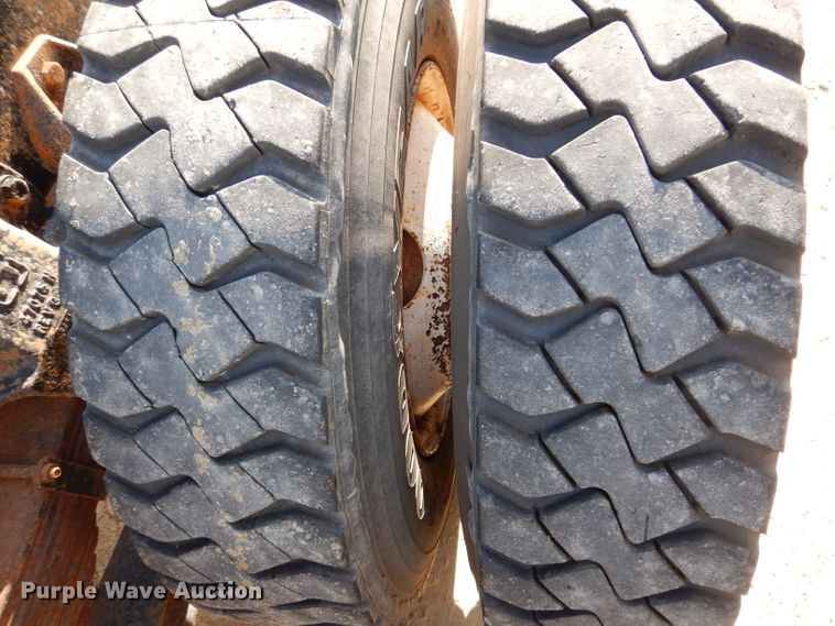 image for item IN9975 1992 Western Star 4864F  truck cab and chassis