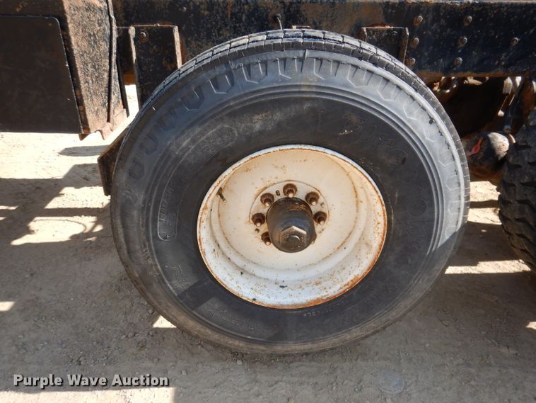 image for item IN9975 1992 Western Star 4864F  truck cab and chassis