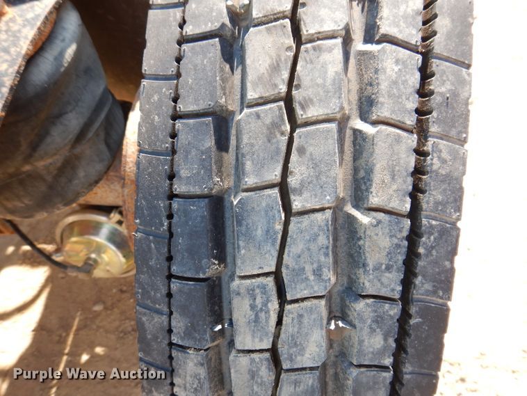 image for item IN9975 1992 Western Star 4864F  truck cab and chassis